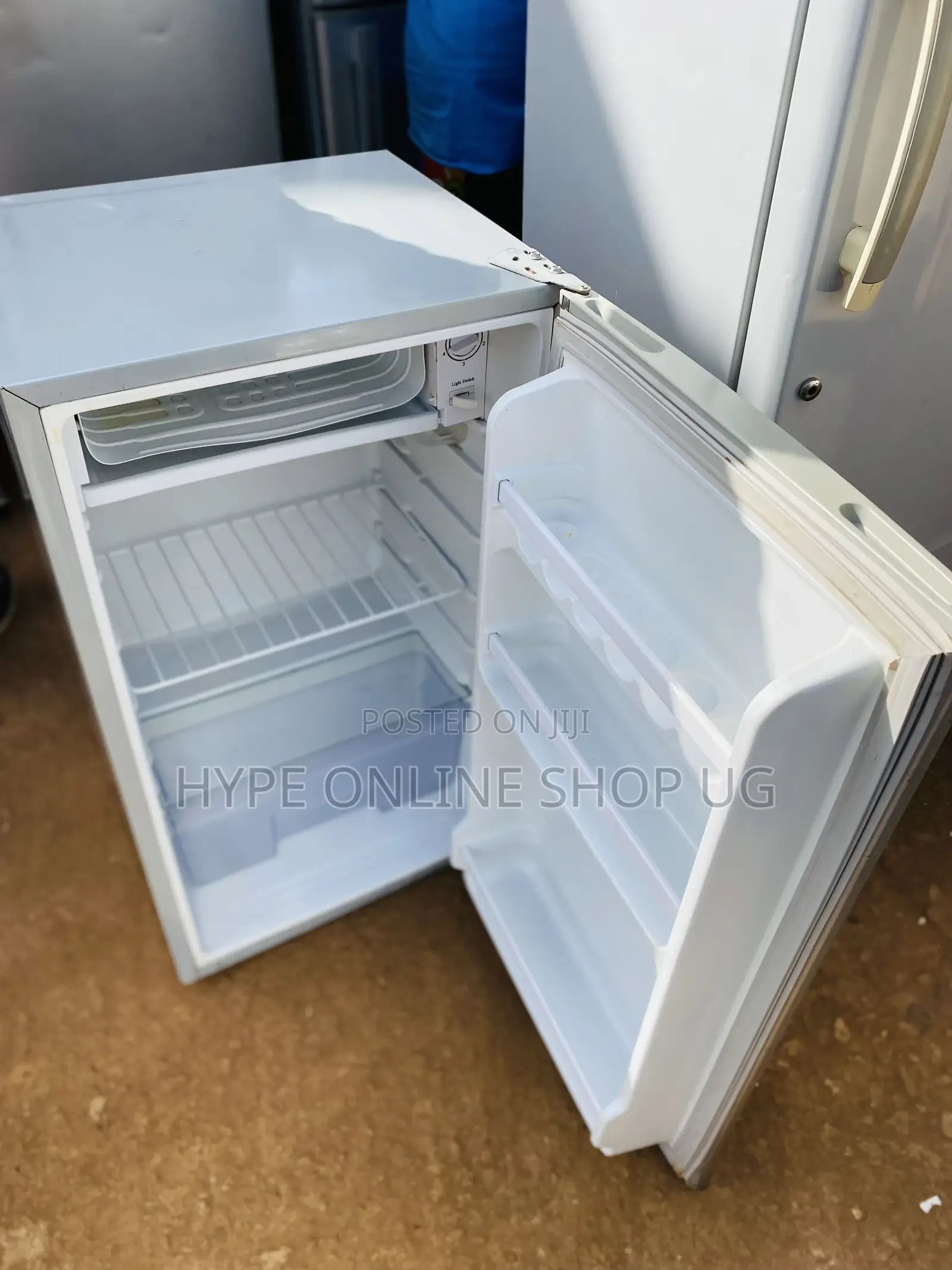 Adh Fridge 240