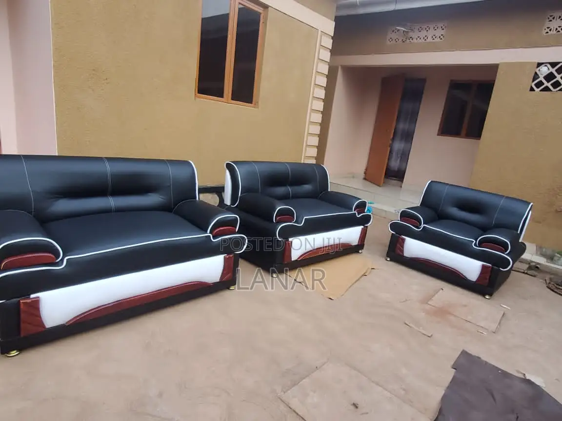 Sofas Black White