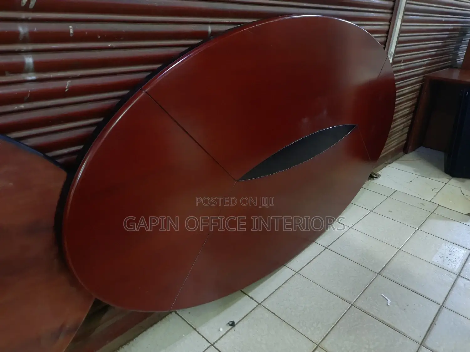 Oval Confrence Table for 8//6 Users