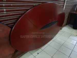 Oval Confrence Table for 8//6 Users