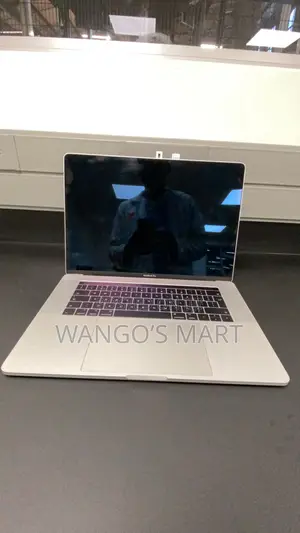 Laptop Apple MacBook Pro 2017 16GB Intel Core i7 SSD 500GB