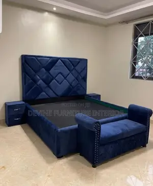 5x6 Bed With Ottoman and Bedside Drawers