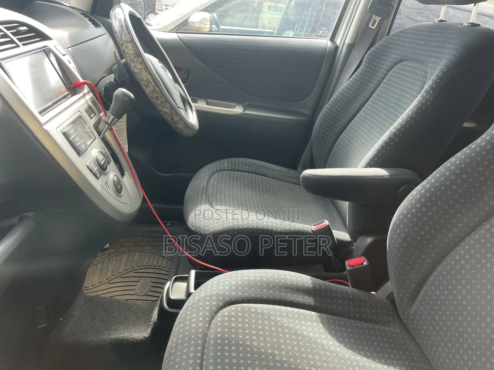 Toyota Ractis 1.5 AWD 2009 White
