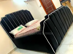 5x6 Bed in Black