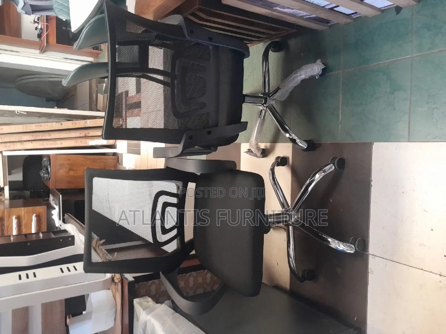 Two Peaces Office Chair