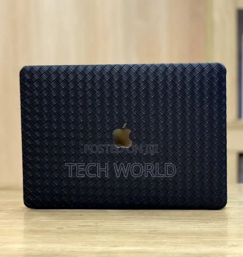 Macbook Case Covers. (9).