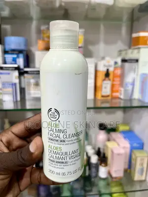 The Body Shop Aleo Calming Facial Cleanser