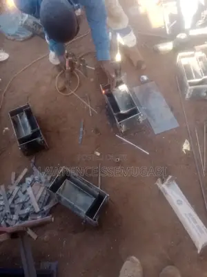 Loover Making Moulds