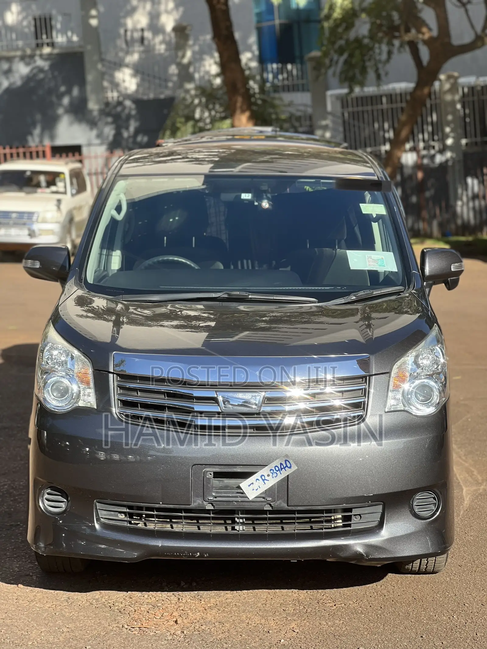 Toyota Noah 2011 Gray