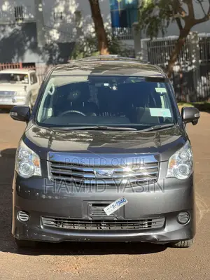 Toyota Noah 2011 Gray