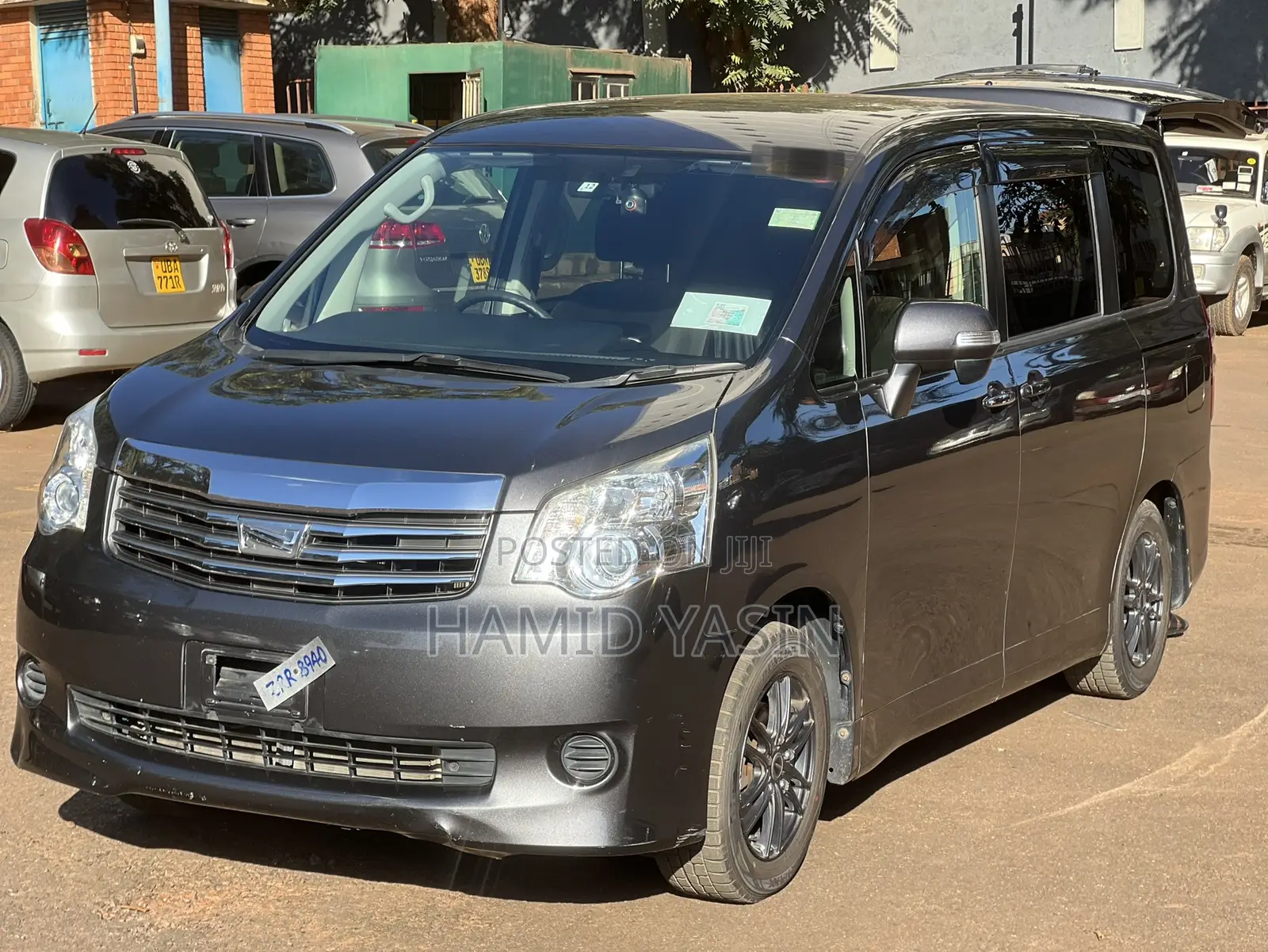 Toyota Noah 2011 Gray
