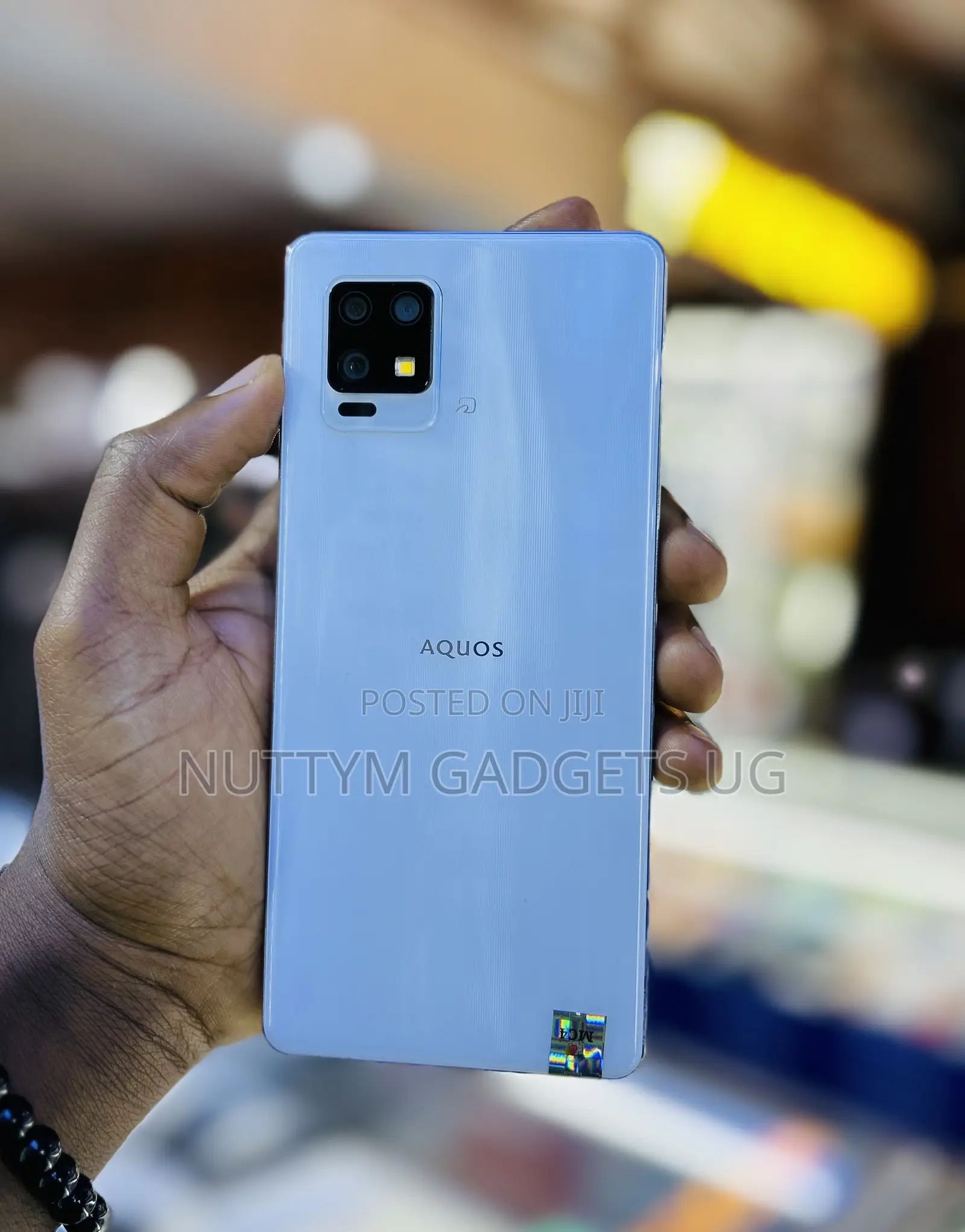 Sharp Aquos zero6 128 GB Silver