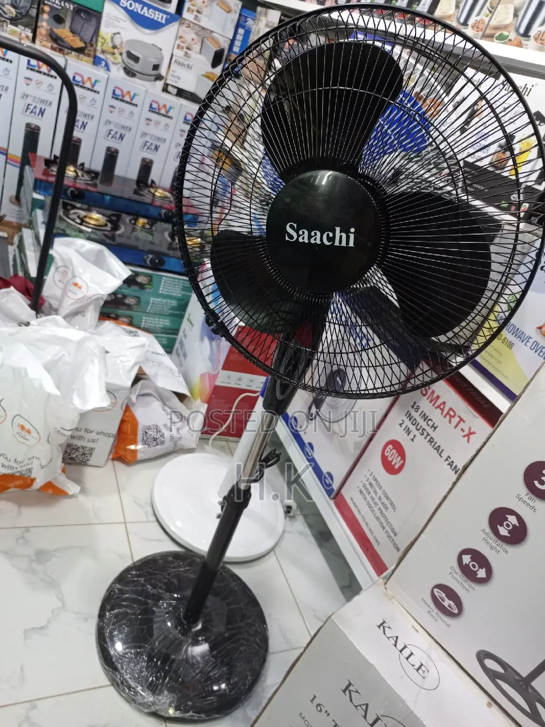 16" Saachi Stand Fan
