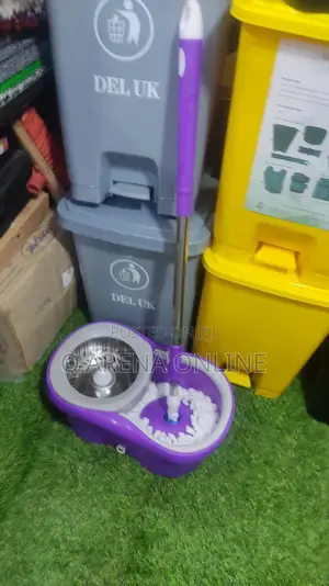 Bucket Spin Mop Self Wring With a Spare