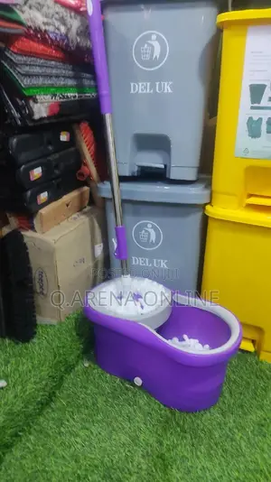 Bucket Spin Mop Self Wring With a Spare