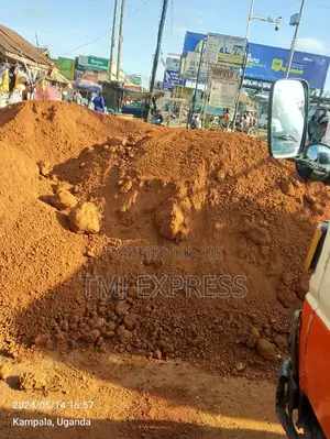 Quality Murrum Delivery Sinotruck Magulu 12