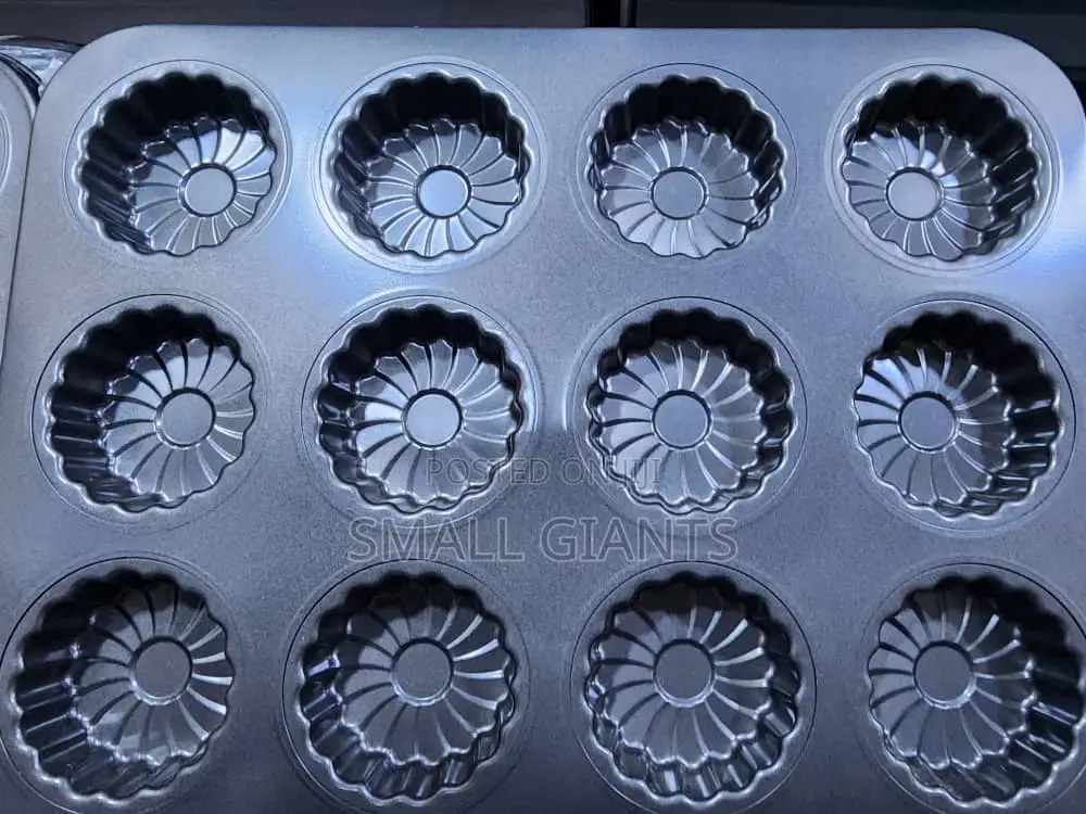Non- Stick 12 Cake Tray Mold