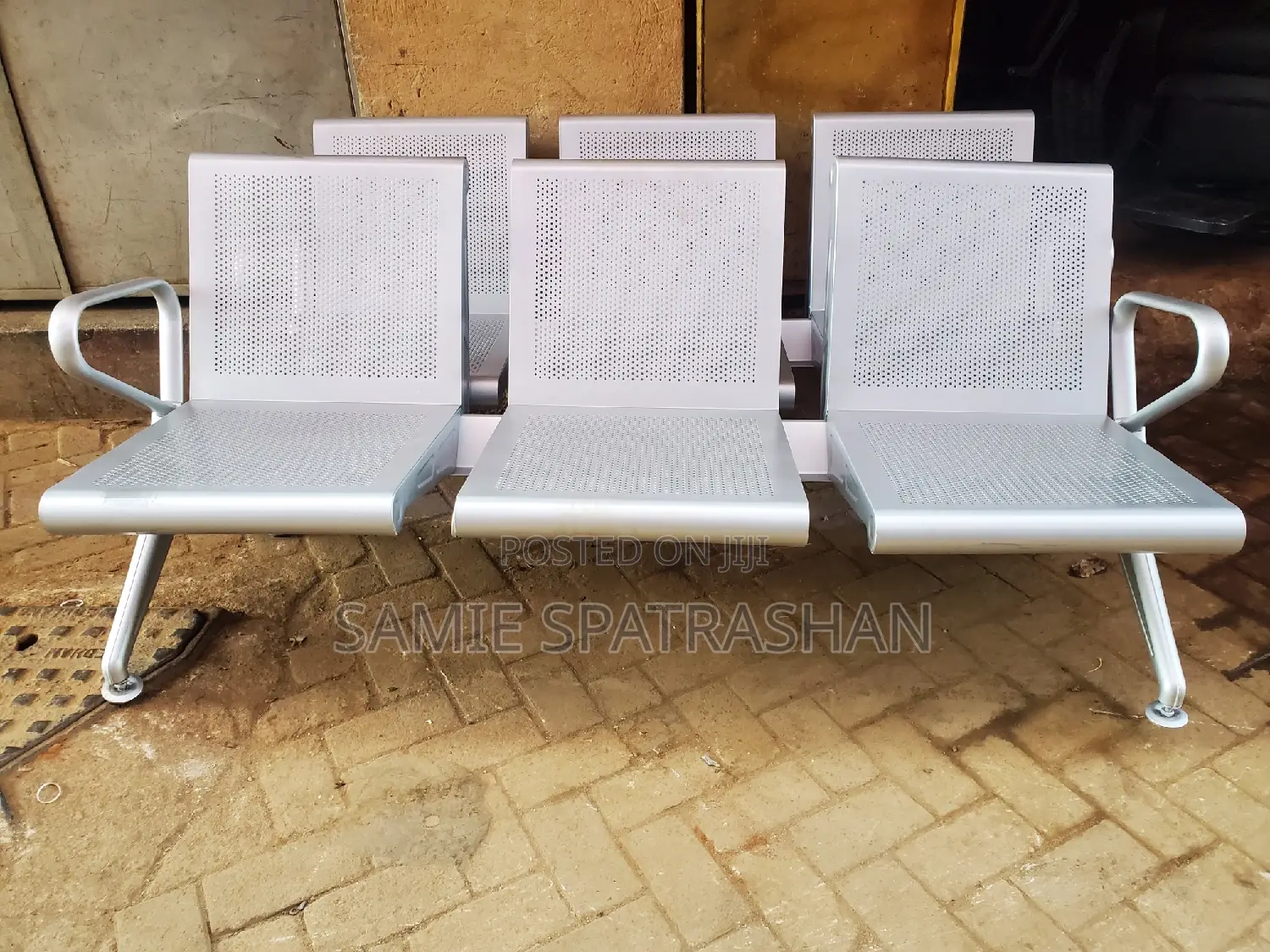 Metalic Waiting Chair