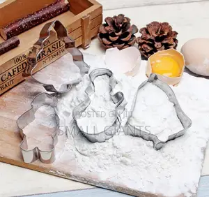 4 PCS Christmas Cookie Cutter Molds