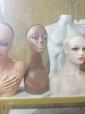 Women Maniquinn /Makeup Display
