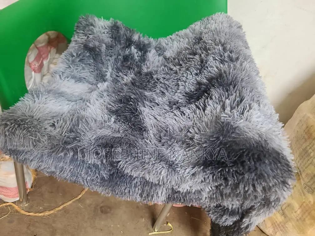 Fluffy Cetre Carpet, 5*6