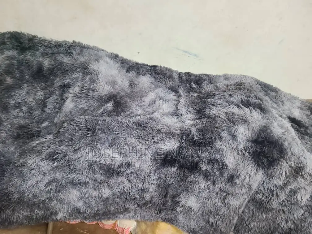 Fluffy Cetre Carpet, 5*6