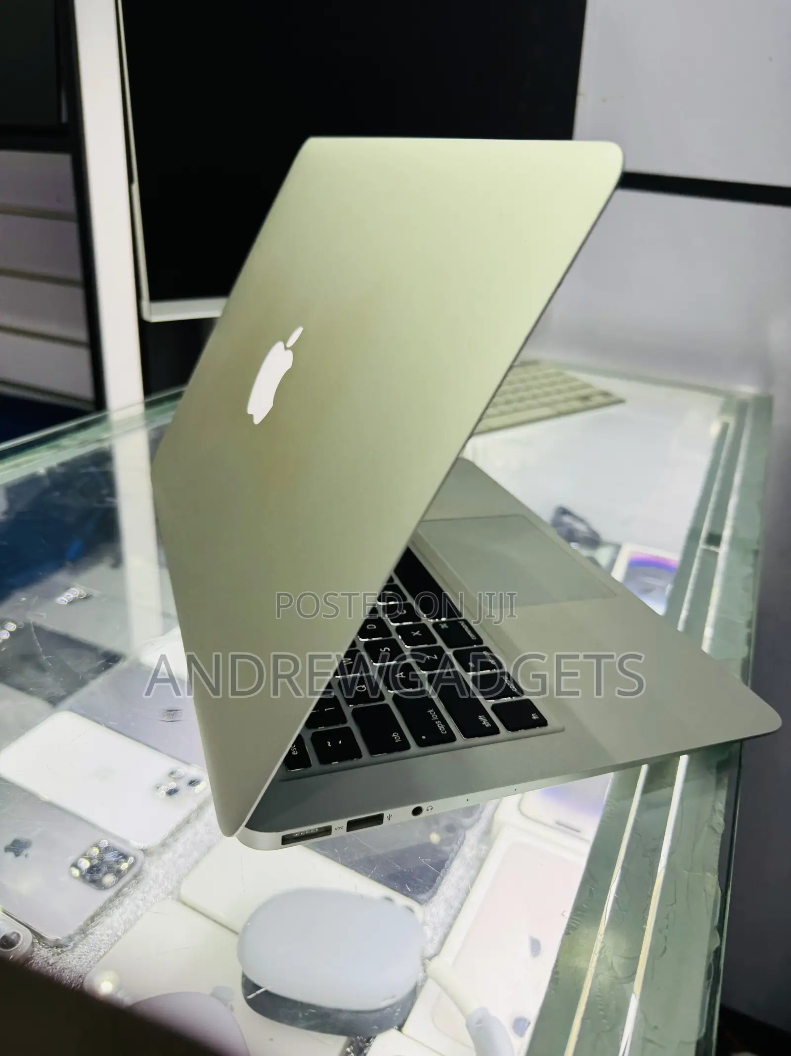 Laptop Apple MacBook Air 2017 8GB Intel Core i5 SSD 128GB