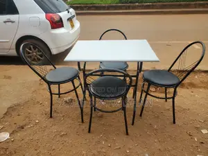 4 Sitter Round Table