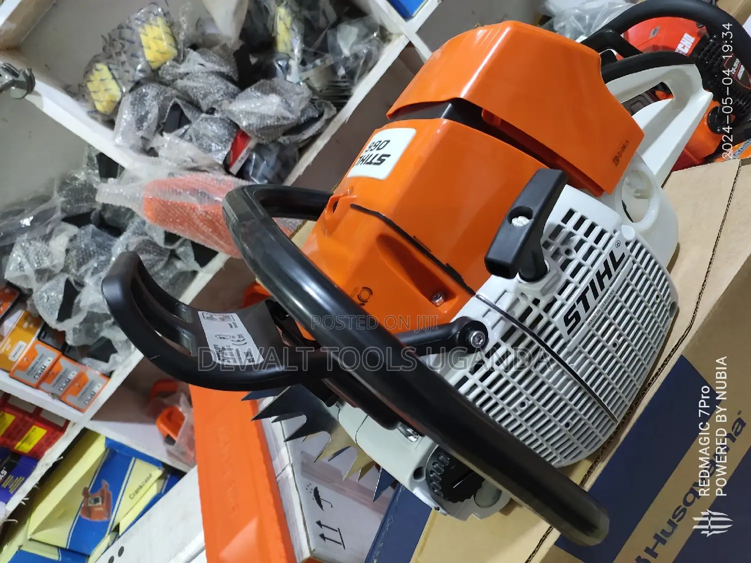 Husqvarna Chainsaw/Powersaw Machine 272 365