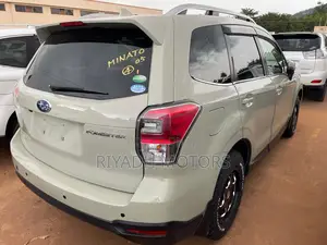 Subaru Forester 2.0XT Touring AWD 2017 Gold