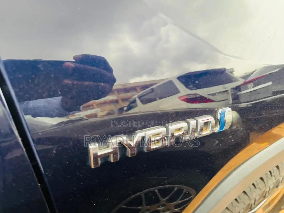 Toyota RAV4 Limited AWD 2019 Blue
