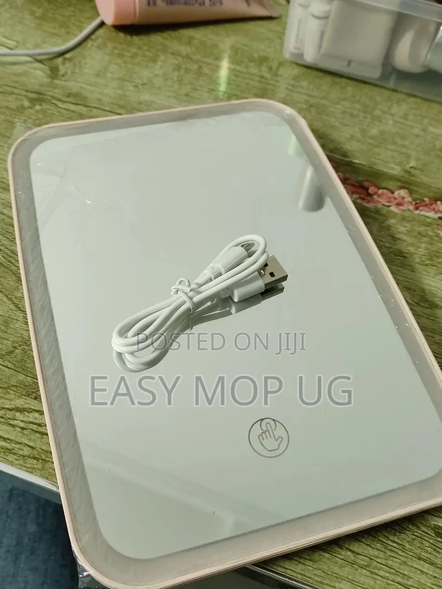 Rechargeable LED Make Up Mirror