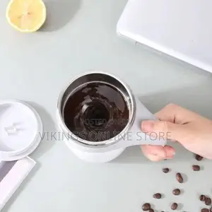 Multifunctional Magnetic Self-Stirring Cup Travel Mug