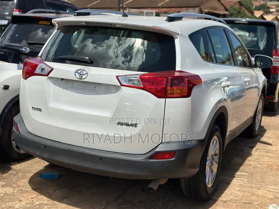 Toyota RAV4 2013 White