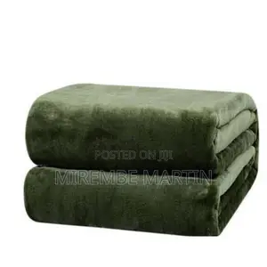 Fleece Woolen Soft Blanket (Green).