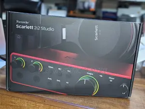 Focusrite Scarlett 2i2 4th Gen Studio Bundle