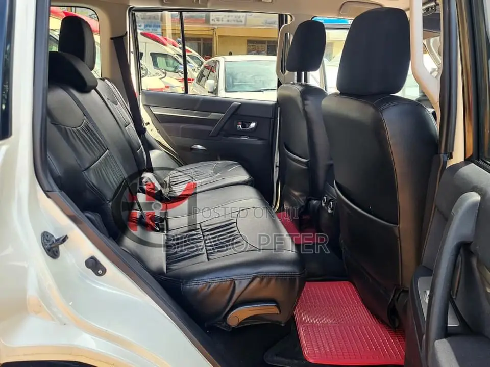 Mitsubishi Pajero 3.2 Di-Dc GLS 2009 White