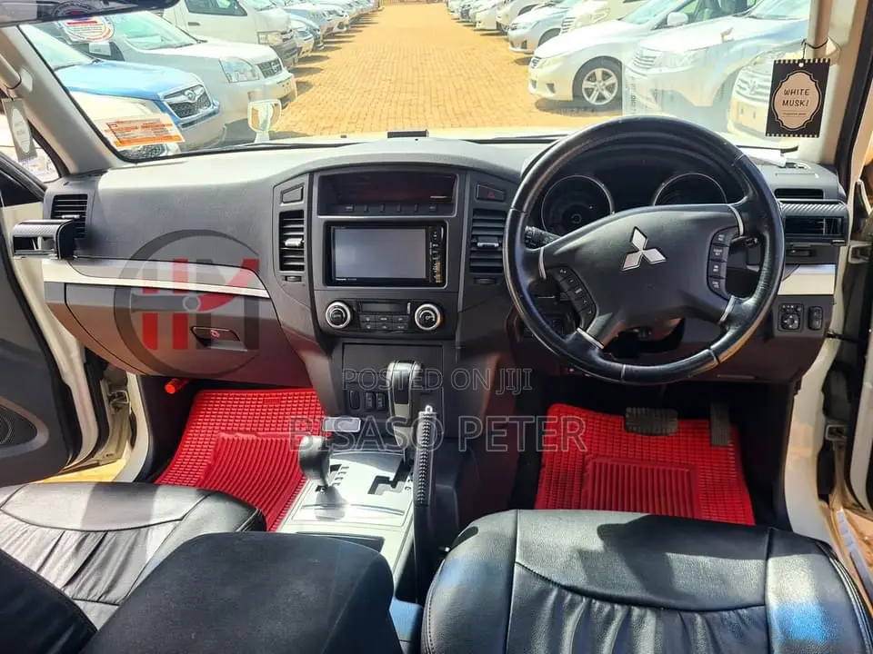 Mitsubishi Pajero 3.2 Di-Dc GLS 2009 White
