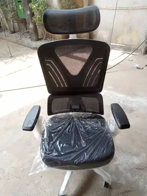 Powerful Pump Office Chair With Headrest