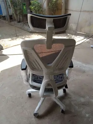 Powerful Pump Office Chair With Headrest