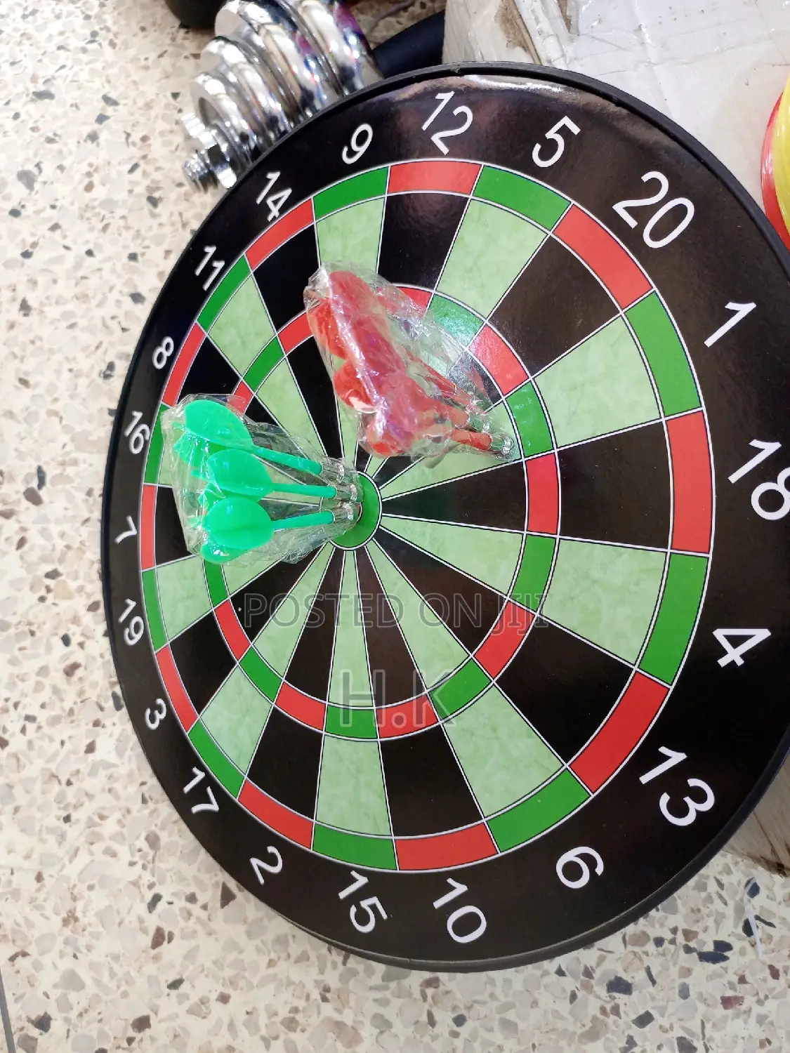 Magnetic Dartgame With 6darts