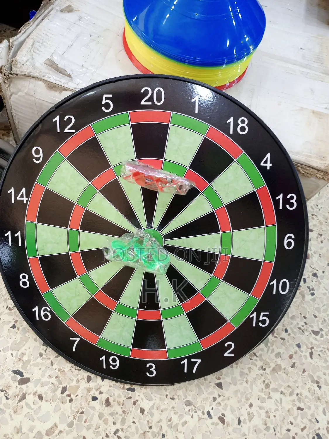 Magnetic Dartgame With 6darts