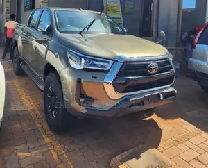 Toyota Hilux 2020 Gray