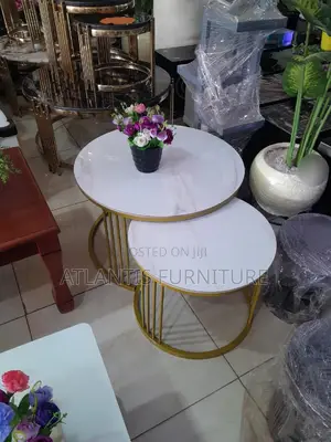 Gold Leg Round Table Mable