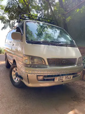 Toyota HiAce 1999 White