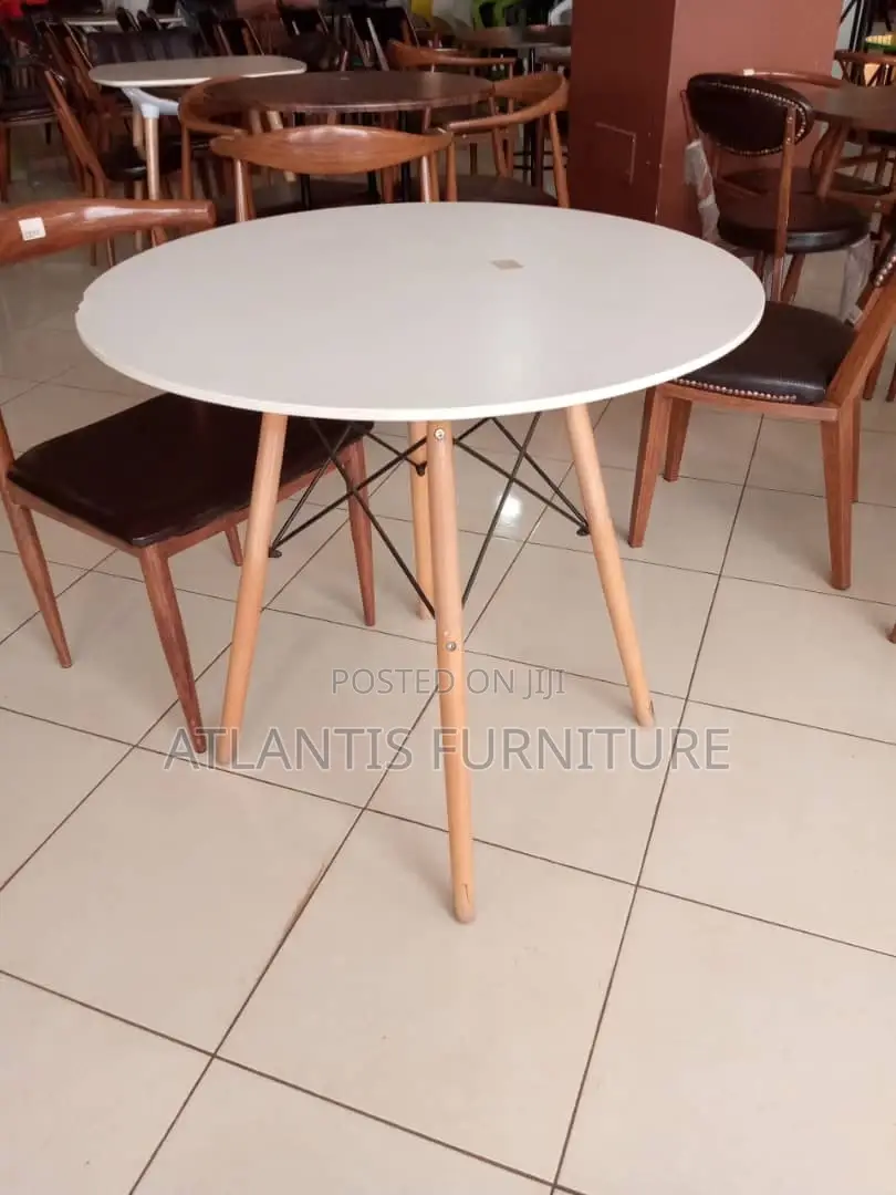 Nice High White Round Table