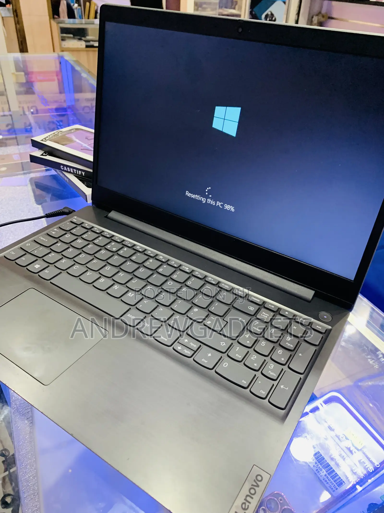 Laptop Lenovo V15 4GB Intel Core I3 HDD+SSD 500GB