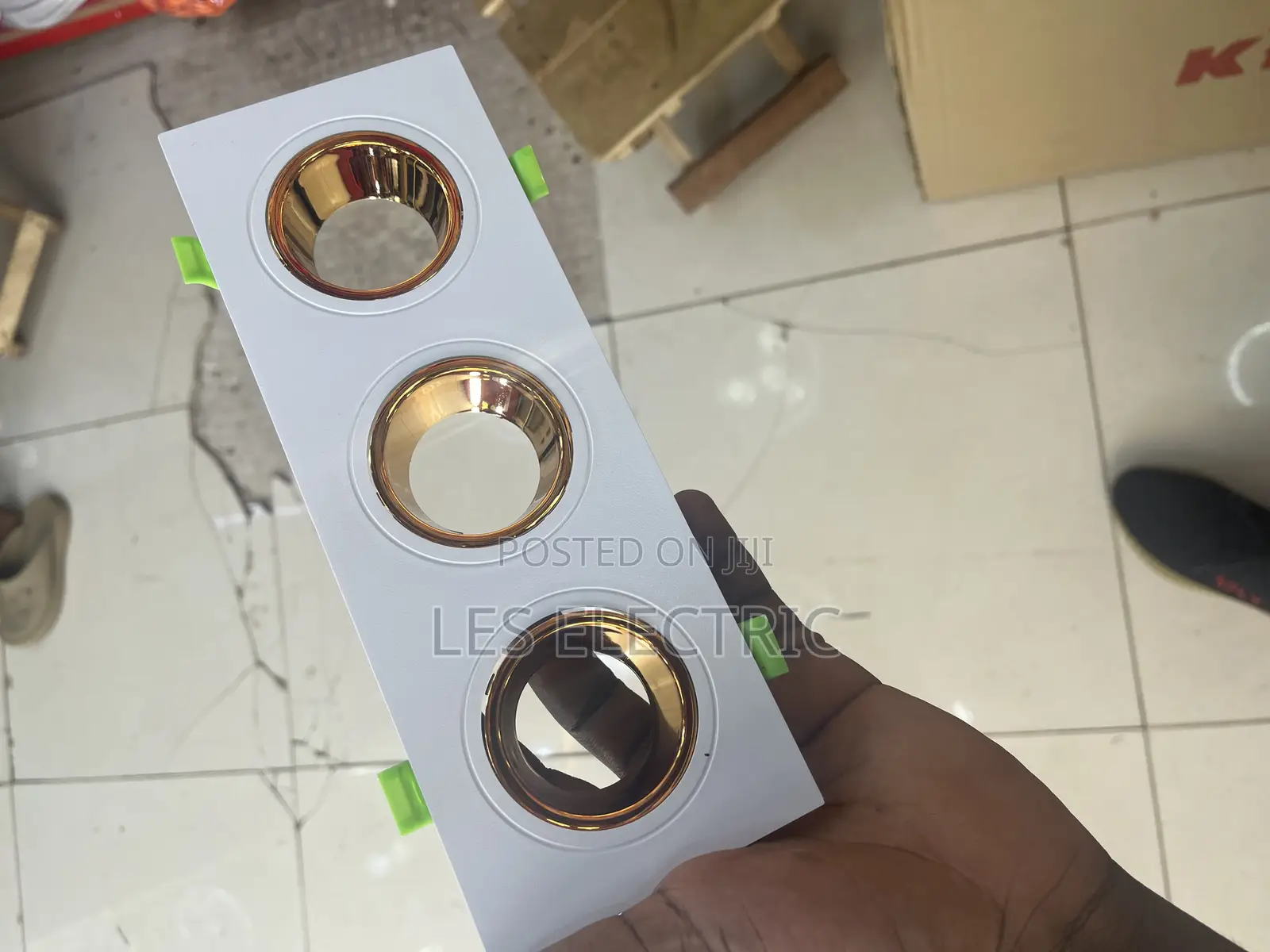 Triple Spotlight Holding Plate