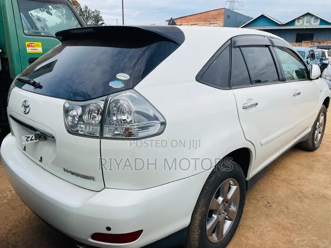 Toyota Harrier 2.4 2011 White