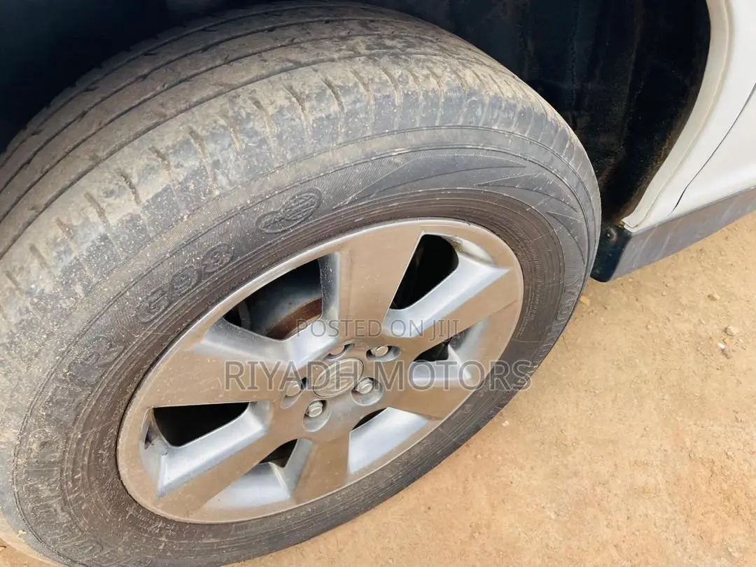 Toyota Harrier 2.4 2011 White